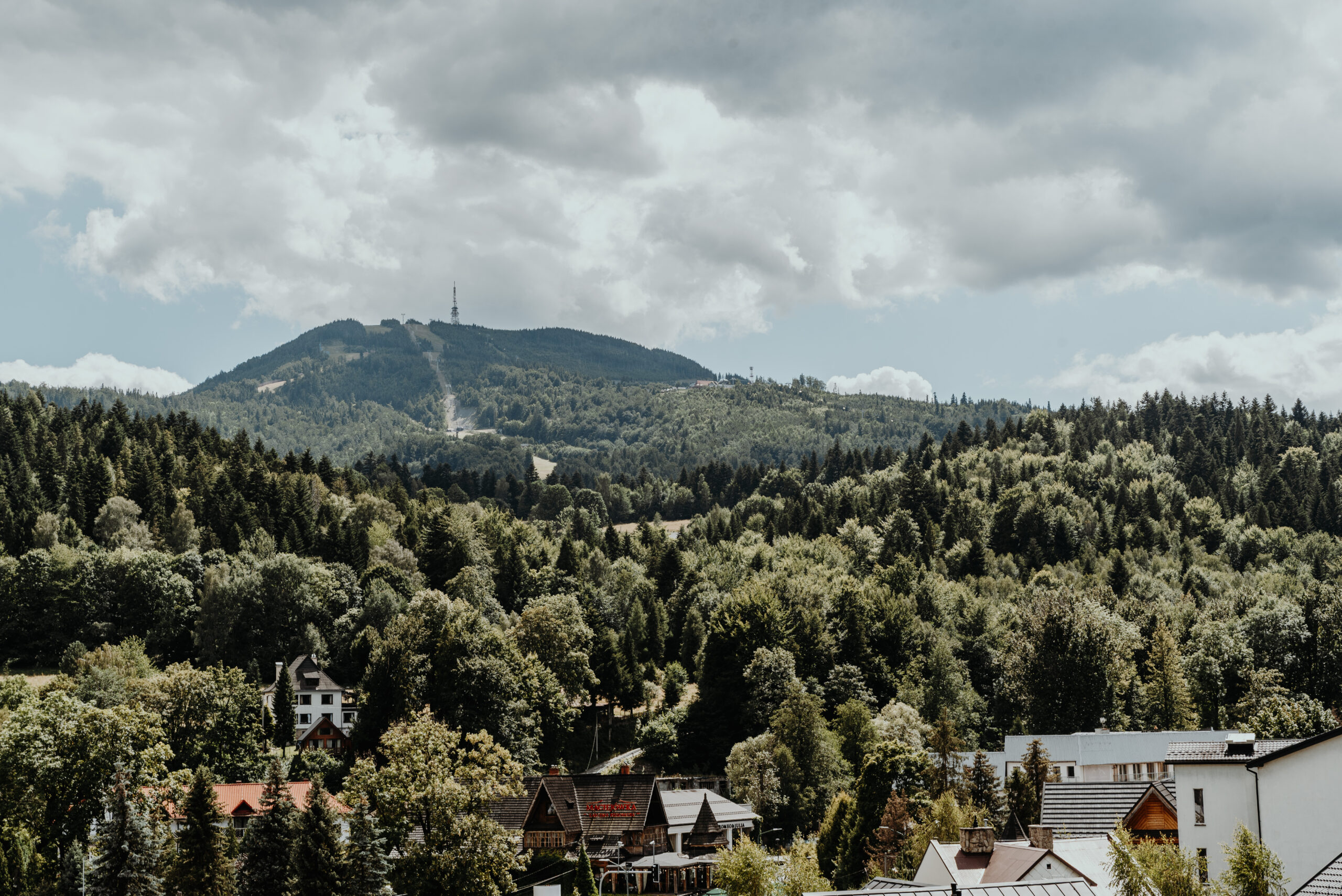 Szczyt Skrzycznego nad Szczyrkiem - najwyższy szczyt Beskidu Śląskiego